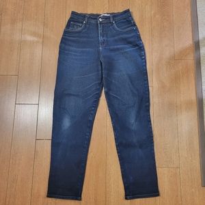 Gloria Vanderbilt stretch mom jeans